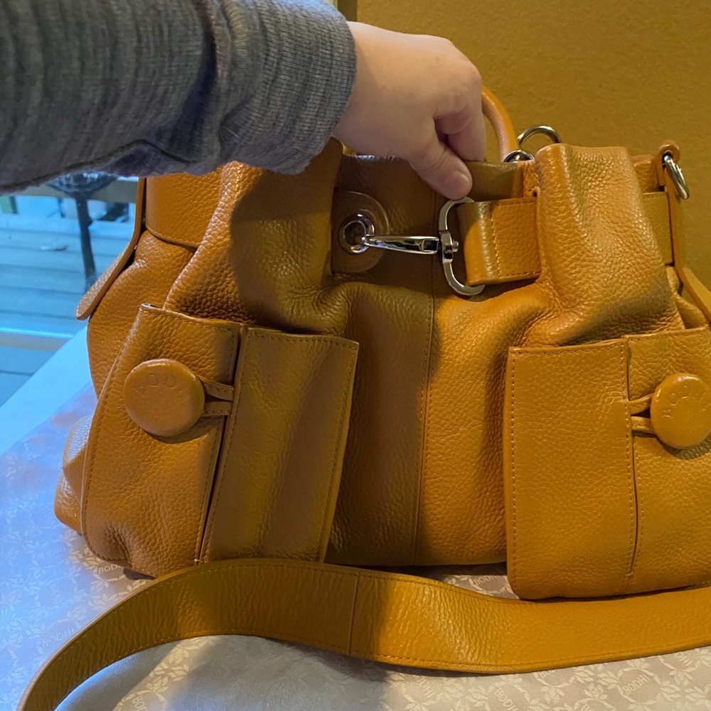 BODA Leather purse.